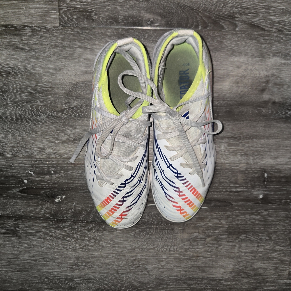 Adidas Yout Predator Edge.3 Indoor Soccer Shoes GV8517 White Solar Yellow Sz 4.5 - Picture 3 of 10